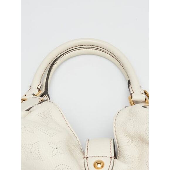 Louis Vuitton White Monogram Mahina Leather XL Bag - Picture 8 of 11